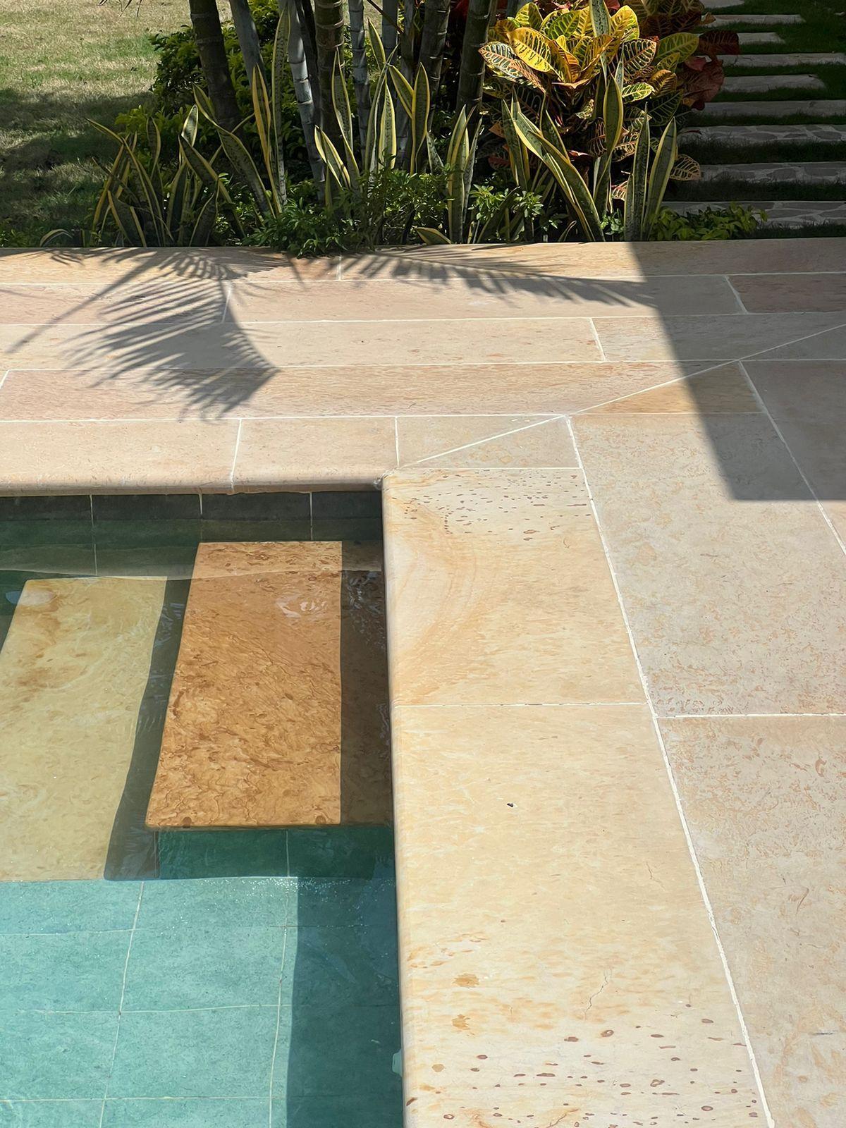 Piedra muneca fachada